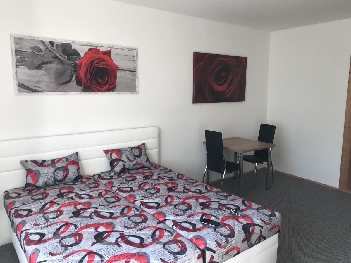 Apartment Dominika Strupcice Екстер'єр фото